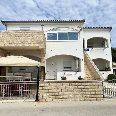 Apartments Kristina Vir Εξωτερικό φωτογραφία